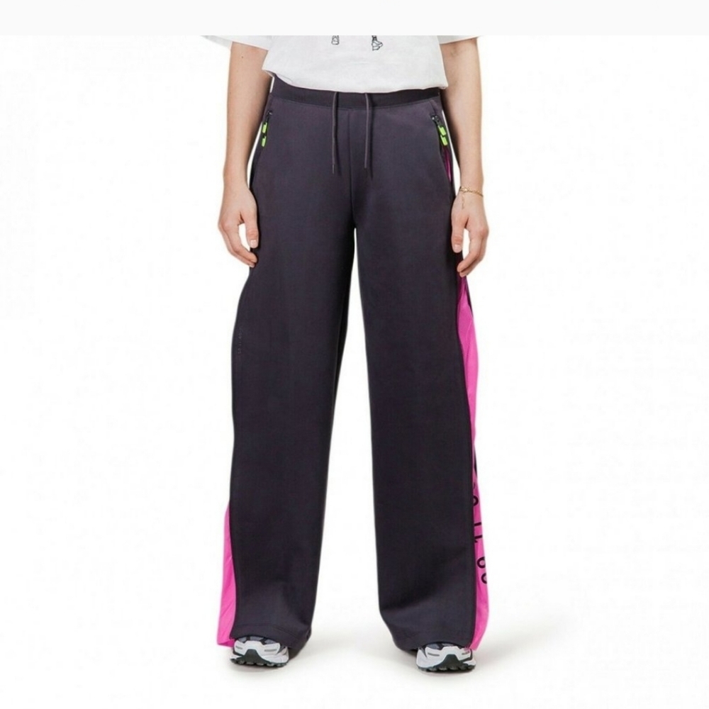 NIKE Tech Rare !! Pack Loose Fit W/TAGS Women Sweatpants!
